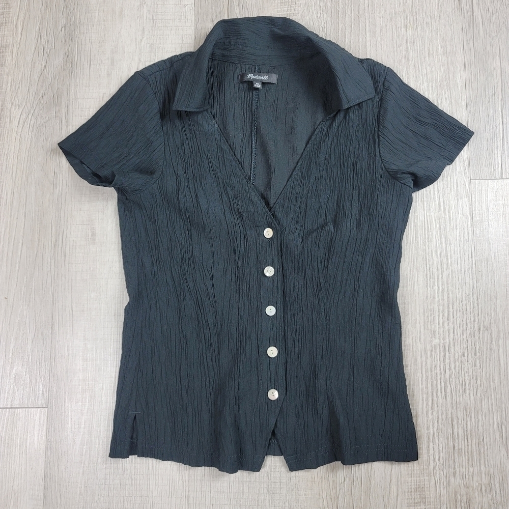 Madewell Notched V-Neck Button-Up Top True Black - Picture 4 of 9